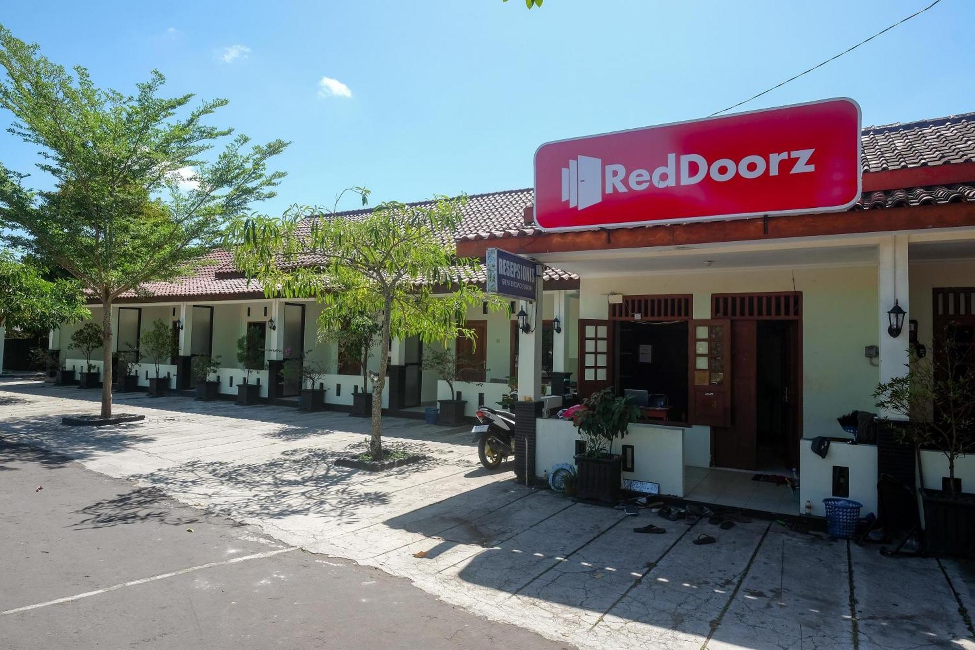 Oyo 2634格里亚比罗沃伊斯兰酒店 Wonosari 外观 照片
